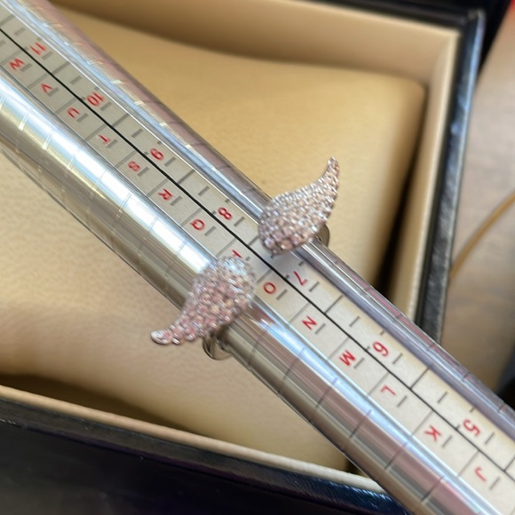 New Angel Wings Ring with pave Zirconia Stones size 7.25 - Picture 5 of 5